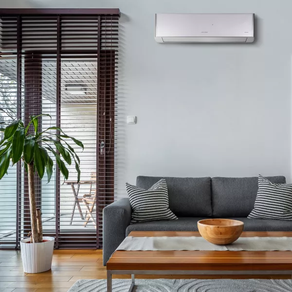 Сплит-система Royal Thermo RTFI-24HN8/silver, вид в интерьере